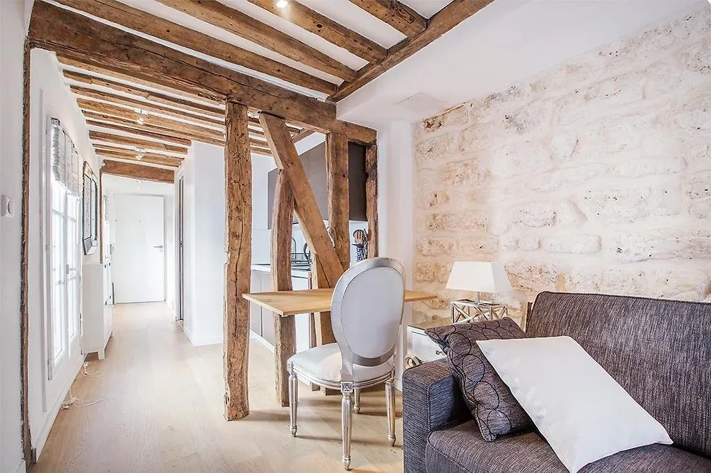 Apartment Louvre Paris